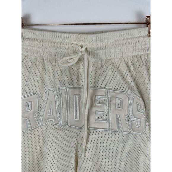 NFL Raiders Shorts All White Size Large Men's Jumbotron Arch Logo - Picture 4 of 12